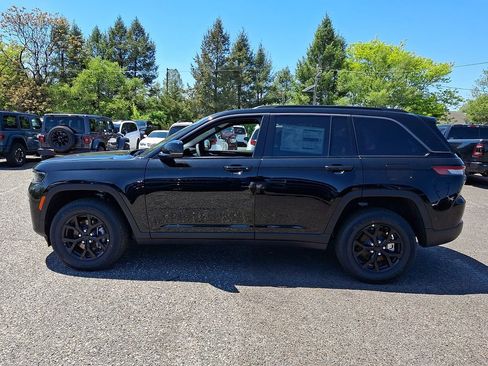 New 2026 Jeep Grand Cherokee Altitude AWD/4WD image 5
