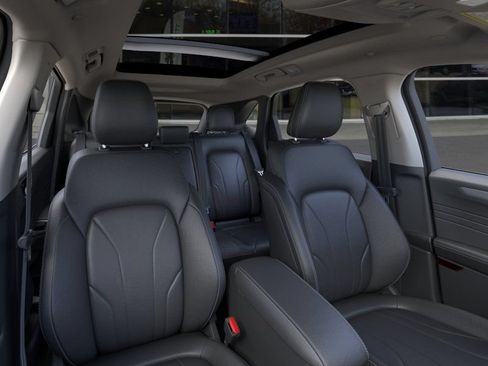 New 2025 Ford Escape SE w/ PHEV Premium Package FWD image 10