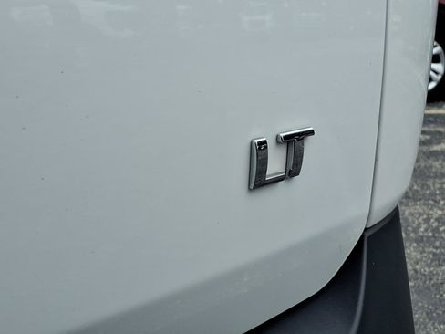 Used 2023 Chevrolet Traverse LT FWD image 28