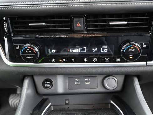 Used 2026 Nissan Rogue SL FWD image 13