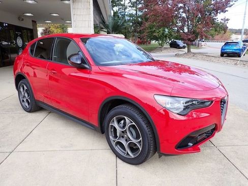 New 2025 Alfa Romeo Stelvio Sprint w/ Convenience Package AWD/4WD image 9