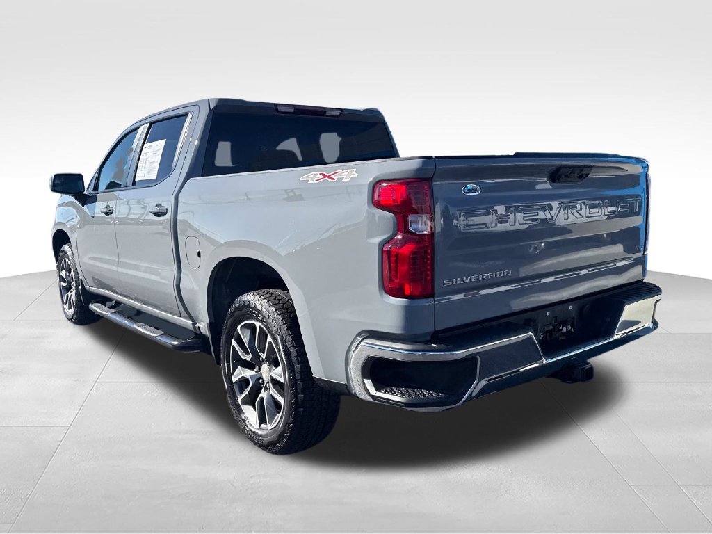 Used 2024 Chevrolet Silverado 1500 LT AWD/4WD image 3