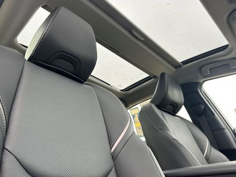 Used 2025 Toyota Prius Limited image 16