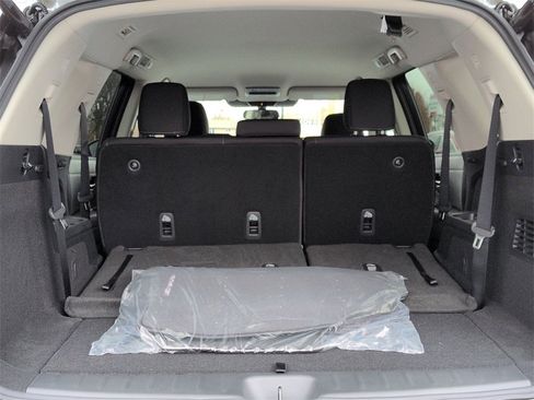 New 2025 Nissan Pathfinder SV image 17