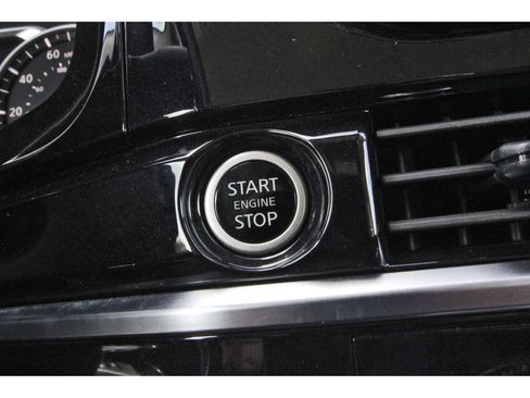 Used 2024 Nissan Pathfinder SV FWD image 29