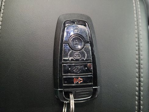Used 2022 Lincoln Corsair AWD w/ Equipment Group 101A image 32