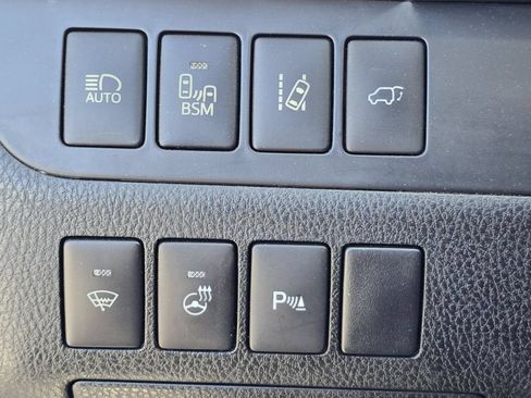 Used 2016 Toyota Highlander Limited Platinum AWD/4WD image 16