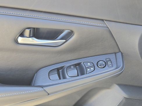 Used 2025 Nissan Sentra SV w/ All-Weather Package FWD image 17