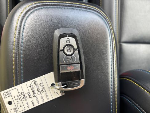 Used 2025 Ford Maverick Lobo AWD/4WD image 25