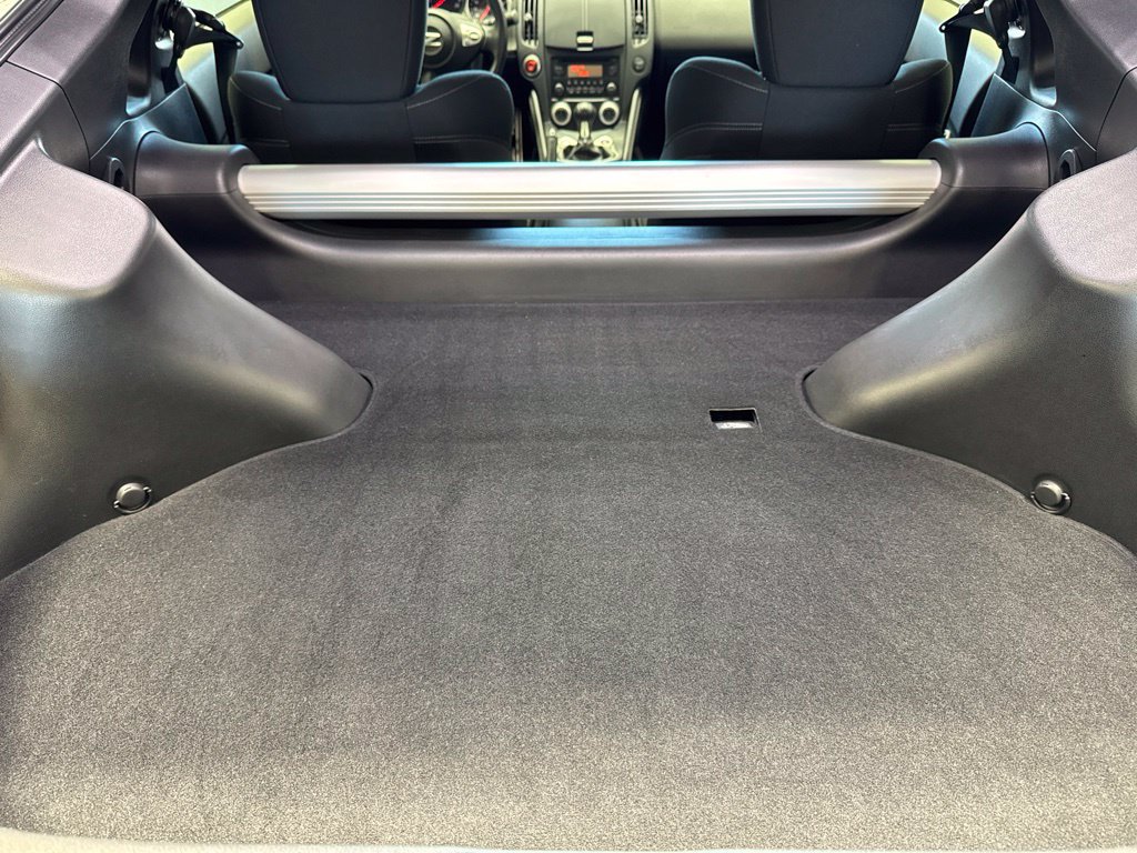 Used 2016 Nissan 370Z Coupe RWD image 22