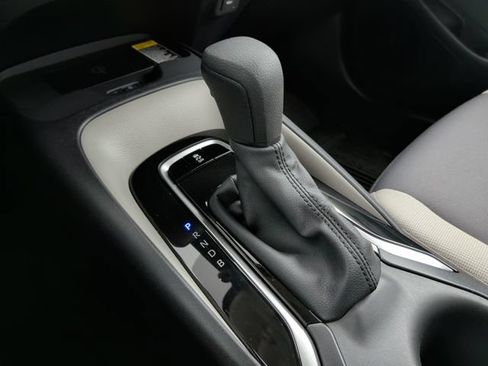 Used 2025 Toyota Corolla LE w/ LE Premium Package FWD image 26