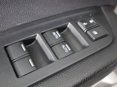 Used 2017 Honda Pilot Touring image 19