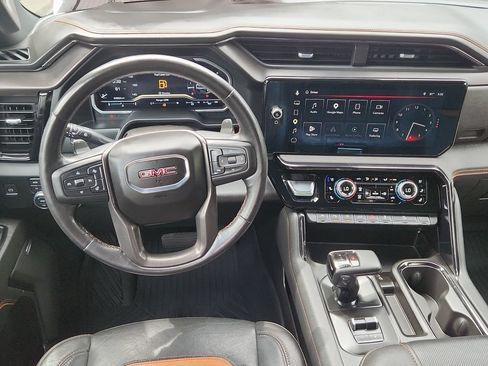 Used 2023 GMC Sierra 1500 AT4 w/ Technology Package AWD/4WD image 10