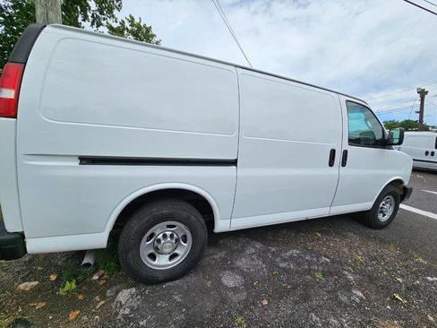 Used 2023 Chevrolet Express 3500 w/ Driver Convenience Package RWD image 6