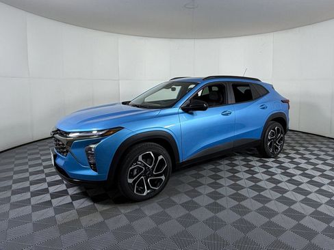 New 2026 Chevrolet Trax RS w/ Sunroof Package image 3