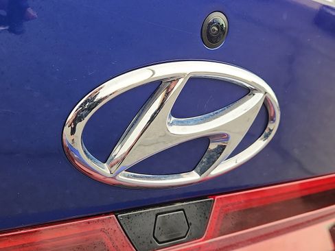 Used 2023 Hyundai Elantra SEL w/ Convenience Package image 6