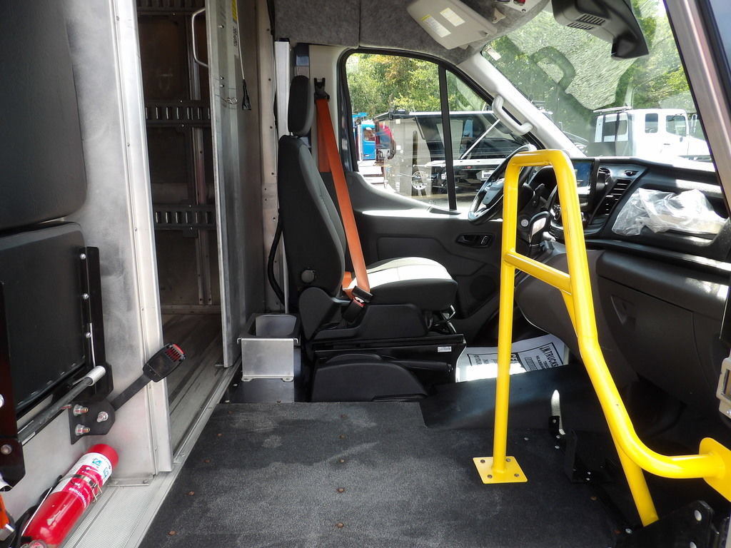Used 2022 Ford Transit 350 DRW RWD image 25