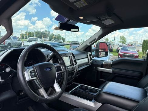 Used 2019 Ford F250 Lariat w/ FX4 Off-Road Package AWD/4WD image 11
