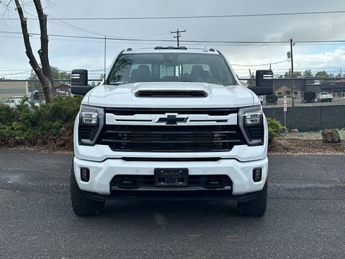 Used 2024 Chevrolet Silverado 3500 LTZ w/ LTZ Plus Package AWD/4WD image 2
