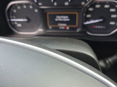 Used 2022 GMC Sierra 2500 SLE w/ SLE Convenience Package AWD/4WD image 1