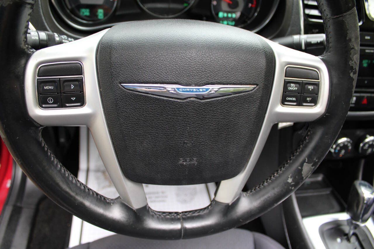 Used 2013 Chrysler 200 Touring FWD image 22