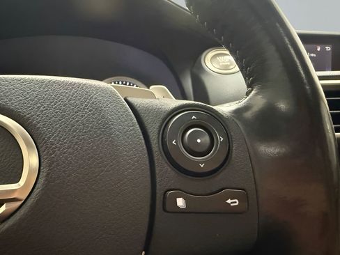 Used 2016 Lexus IS 200t RWD image 19