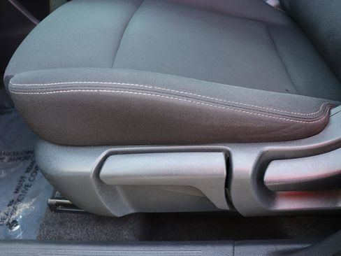 Used 2024 Nissan Rogue S image 43