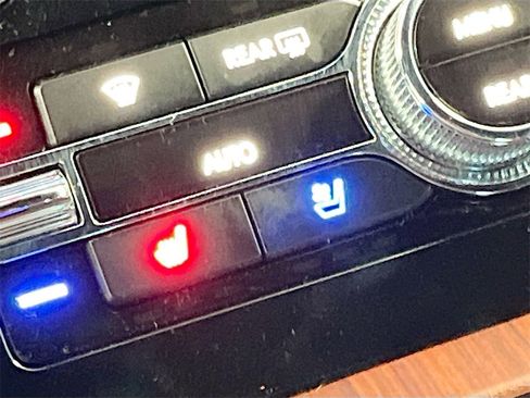 Used 2024 Lincoln Navigator Reserve image 21