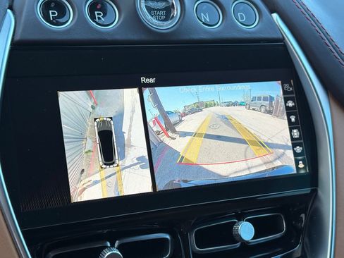 Used 2021 Aston Martin DBX AWD/4WD image 24