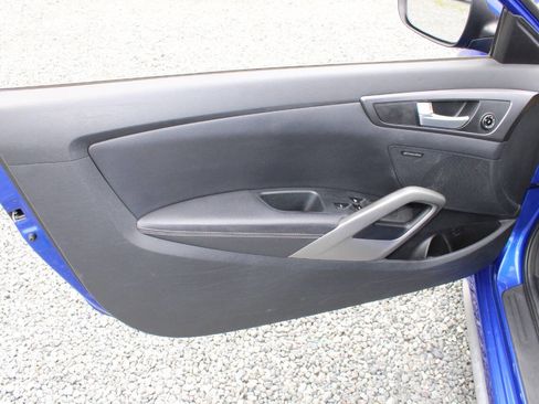 Used 2013 Hyundai Veloster Turbo FWD image 18