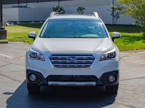 Used 2017 Subaru Outback 2.5i Limited w/ Popular Package #5 AWD/4WD image 2
