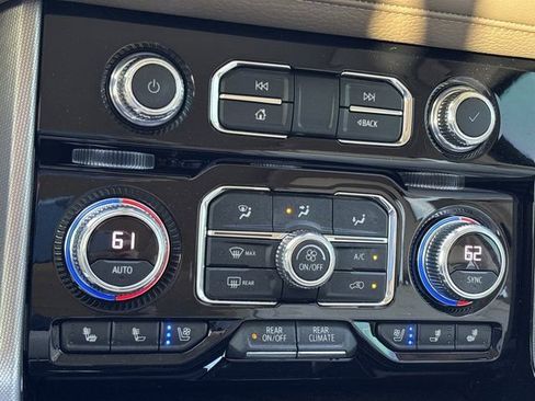 Used 2022 GMC Yukon Denali image 42