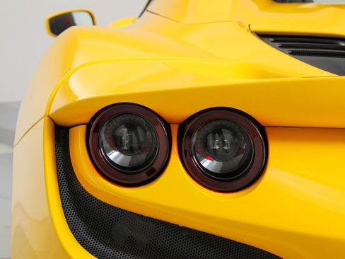 Certified 2022 Ferrari F8 Tributo image 29