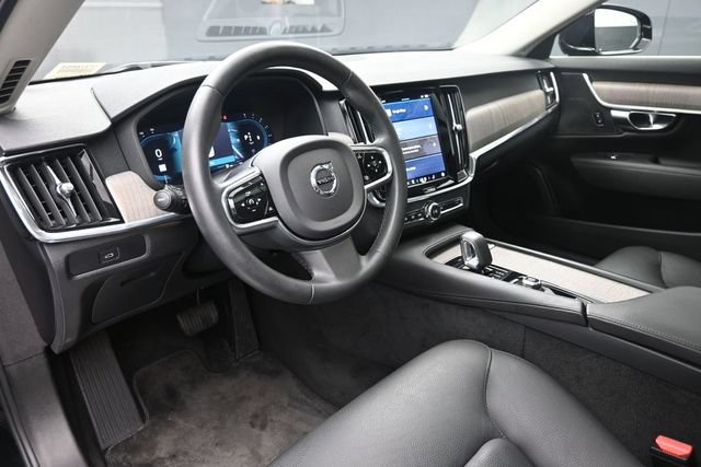 Used 2023 Volvo S90 B6 Plus AWD/4WD image 17