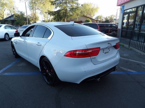 Used 2017 Jaguar XE Prestige AWD/4WD image 4
