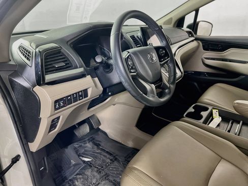 Used 2023 Honda Odyssey Touring image 9