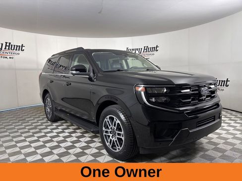 Used 2025 Ford Expedition Active AWD/4WD image 4