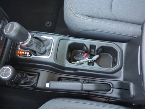 New 2026 Jeep Gladiator Sport AWD/4WD image 15