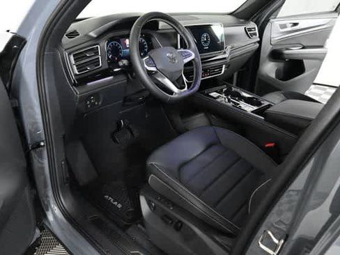 New 2026 Volkswagen Atlas Cross Sport SEL image 33