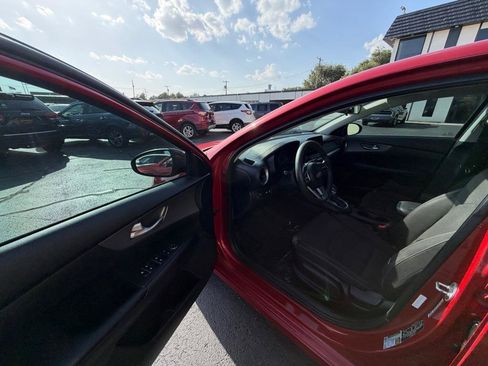 Used 2019 Kia Forte LXS FWD image 22