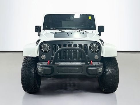 Used 2014 Jeep Wrangler Unlimited Sahara image 4