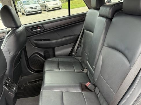 Used 2018 Subaru Outback 2.5i Limited AWD/4WD image 12