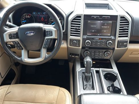 Used 2015 Ford F150 Lariat image 19