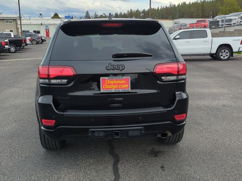 Used 2022 Jeep Grand Cherokee Laredo X image 5