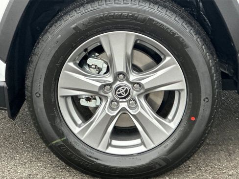 Used 2025 Toyota RAV4 XLE image 32
