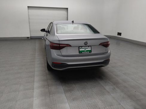 Used 2024 Volkswagen Jetta SE image 6