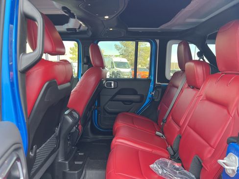 Used 2024 Jeep Wrangler Unlimited Rubicon 392 image 28