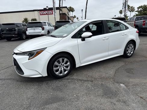 Used 2022 Toyota Corolla LE FWD image 1