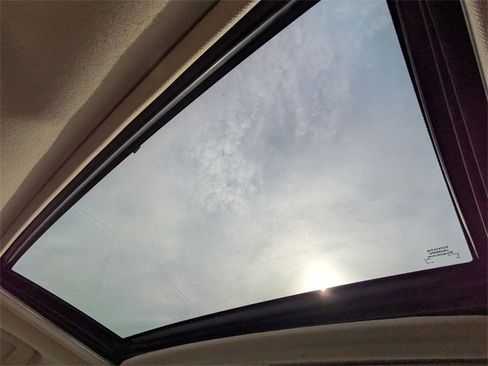 Used 2012 Toyota Camry XLE w/ Leather Pkg image 24