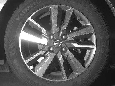 Used 2025 Nissan Versa SV image 13